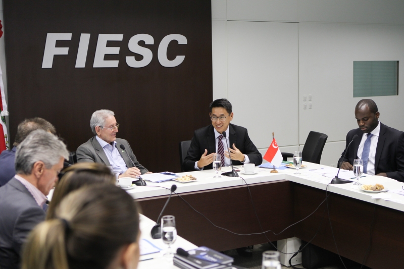 Reunião desta quinta-feira foi desdobramento da missão da FIESC a Cingapura  no começo de maio (foto: Filipe Scotti)