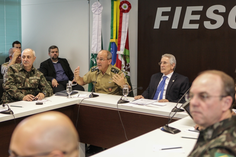 General Juarez Cunha falou sobre projetos em andamento no Exército Brasileiro que demandam novas tecnologias (foto: Heraldo Carnieri)