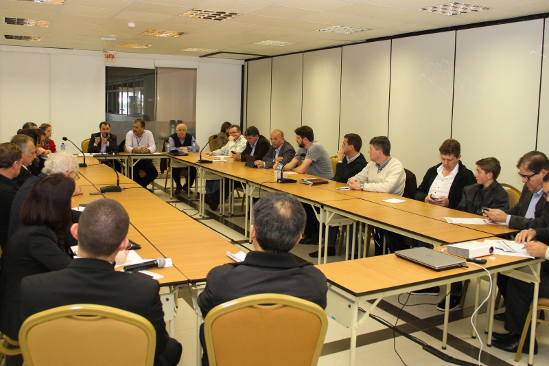 Deputado Darci de Matos participou de reunião com empresários do segmento da construção (foto: Filipe Scotti)