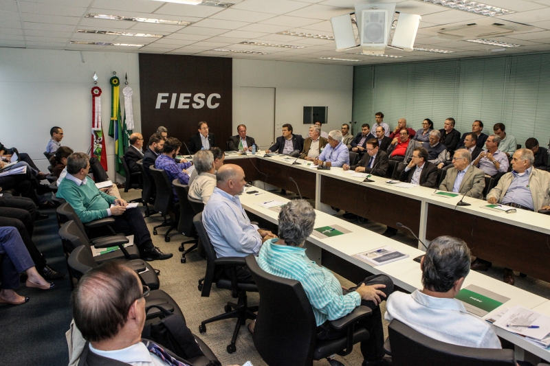 Presidente da Câmara e primeiro vice-presidente da FIESC, Mario Cezar de Aguiar, defendeu um reforço na mobilização da sociedade pela viabilização ferrovia. (Foto: Heraldo Carnieri)
