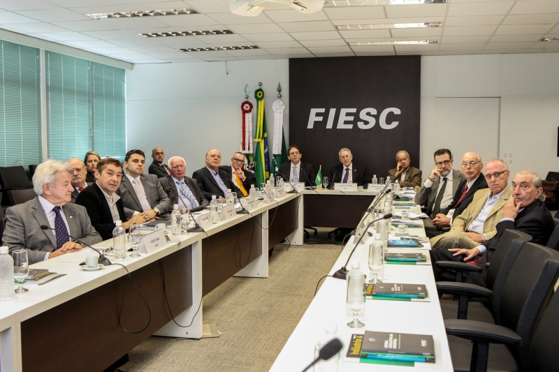 Além da questão energética, conselheiros da FIESC debateram as ações da Federação e o cenário político nacional. (Foto: Heraldo Carnieri)
