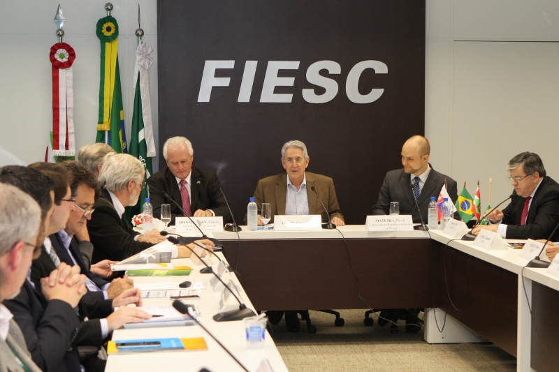 Para o presidente da FIESC, Glauco José Côrte, é preciso equilibrar o fluxo comercial do Brasil com a Eslováquia. (Foto: Filipe Scotti)