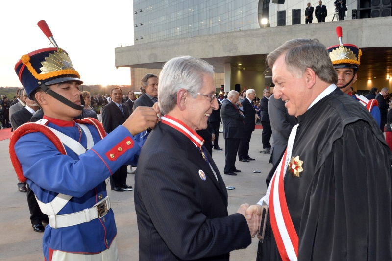 Côrte recebe a Ordem do Mérito do Trabalho no TST (Foto: José Paulo Lacerda)