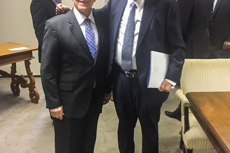 Côrte com Henrique Meirelles, ministro da Fazenda